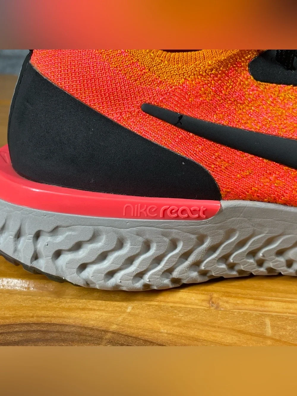 Nike Epic React Flyknit Youth Size 5.5Y Womens 7 Orange Black Running 943311-800